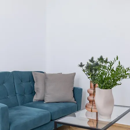 דירה Monochrome Rosettes-1Br For 2-Old Town *
